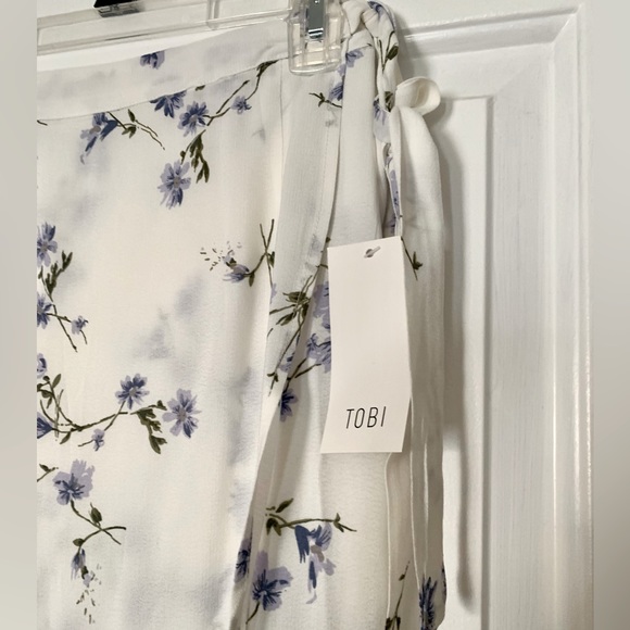 🆕 White Elsa Floral Maxi Wrap Skirt - Picture 7 of 7